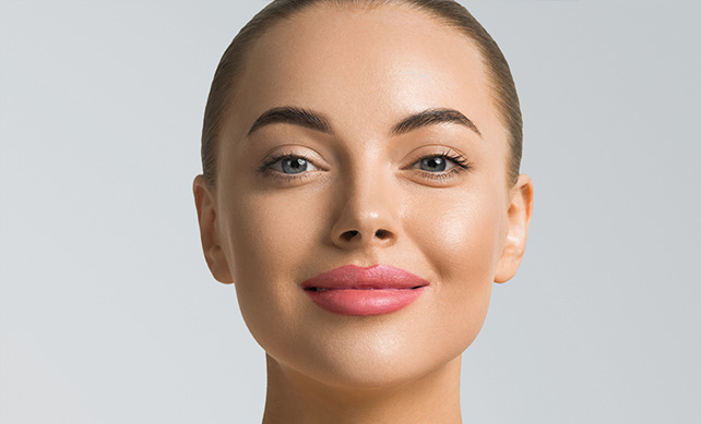 الفرق بين طب الجلد التجميلي وطب الجلد الطبي